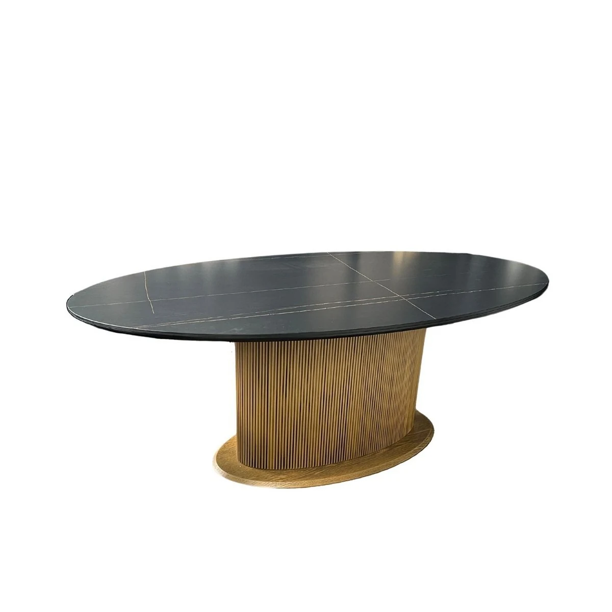 Loqum eettafel | Zwart/goud keramiek | 200 × 110 cm ovaal